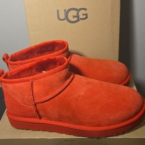 UGG Womens Classic Mini Boot in Red Size 10-NEW